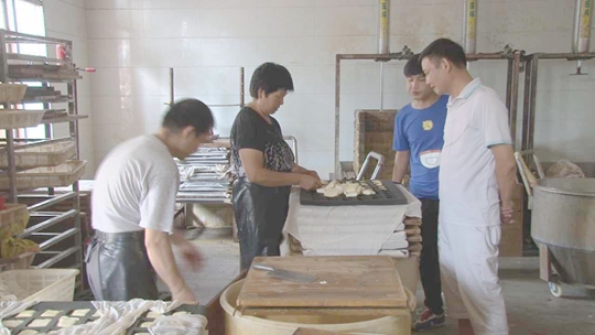 豆制作坊检查现场2.jpg