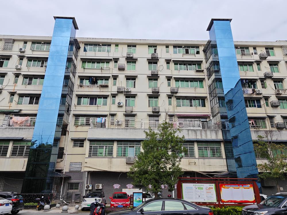 5ccff9295f784d7797edc93b1a01e011.jpg
