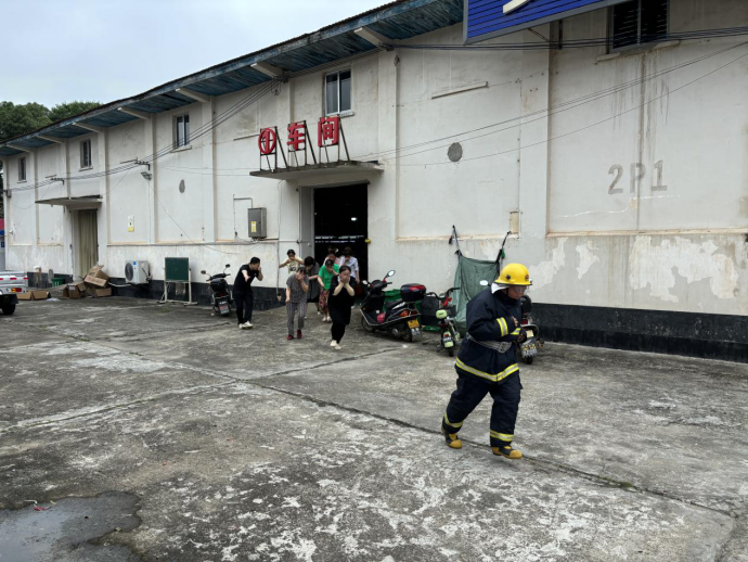 fdd4e403f1ab4329b1a01cc209b93ce2.png