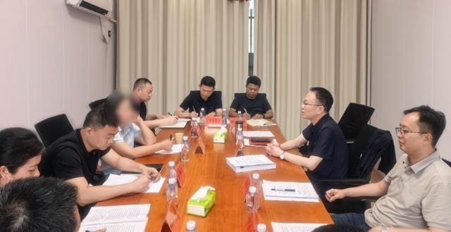 彭子晟接待来访群众