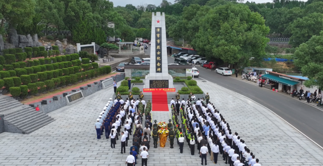 津市市举行烈士纪念日向人民英雄敬献花篮仪式