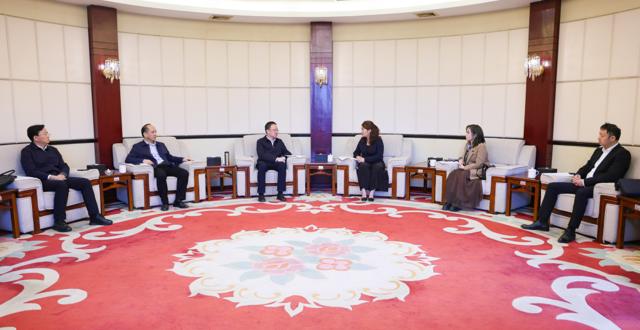 澳大利亚湖南会会长邓爽来津考察座谈
